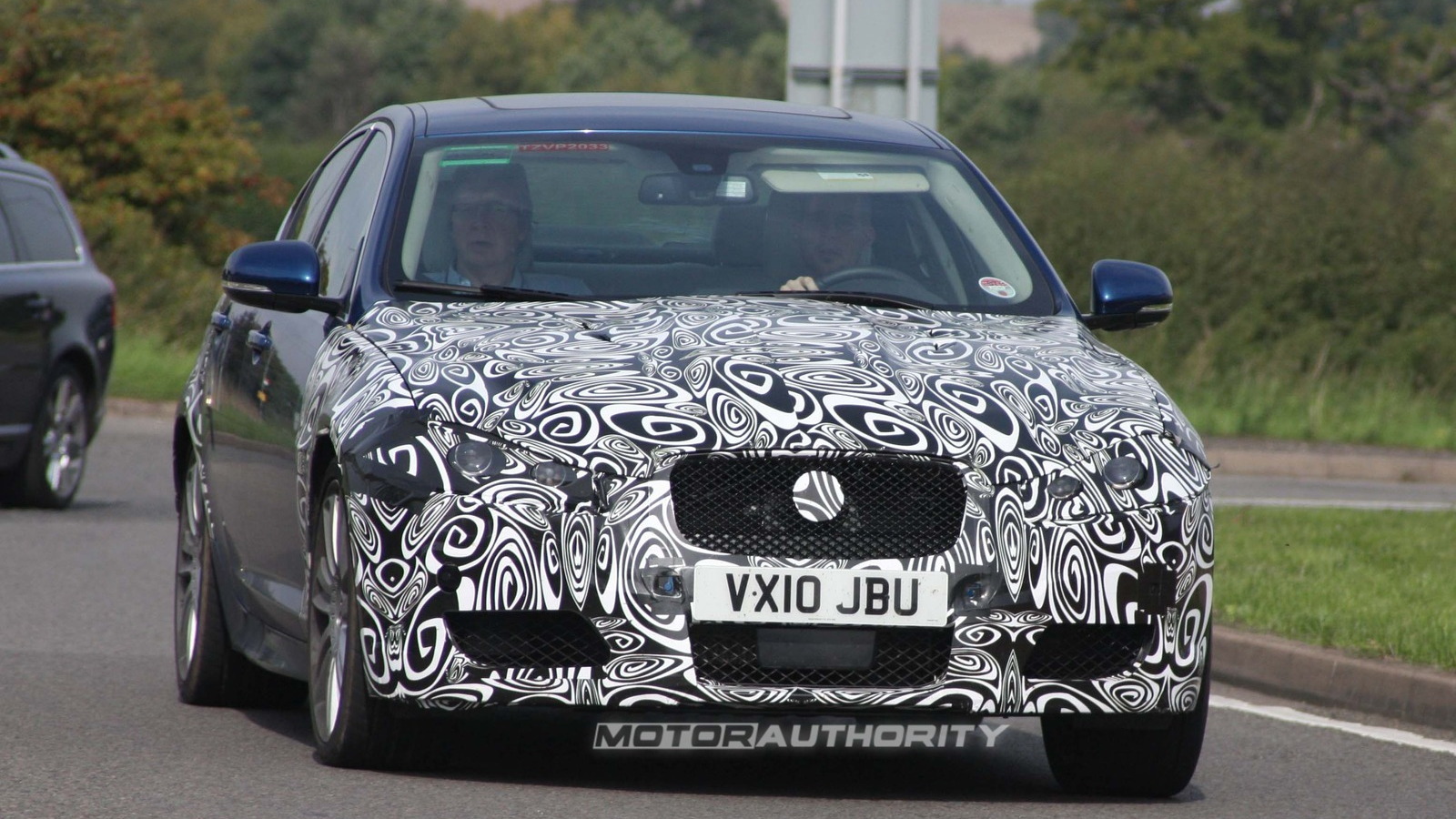 2012 Jaguar XFR facelift spy shots