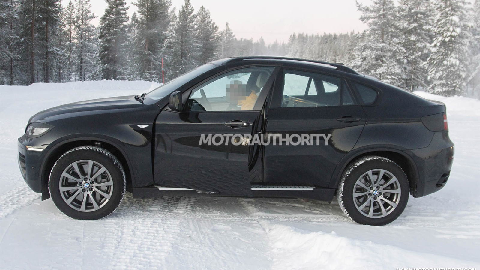 2013 BMW X6 facelift spy shots