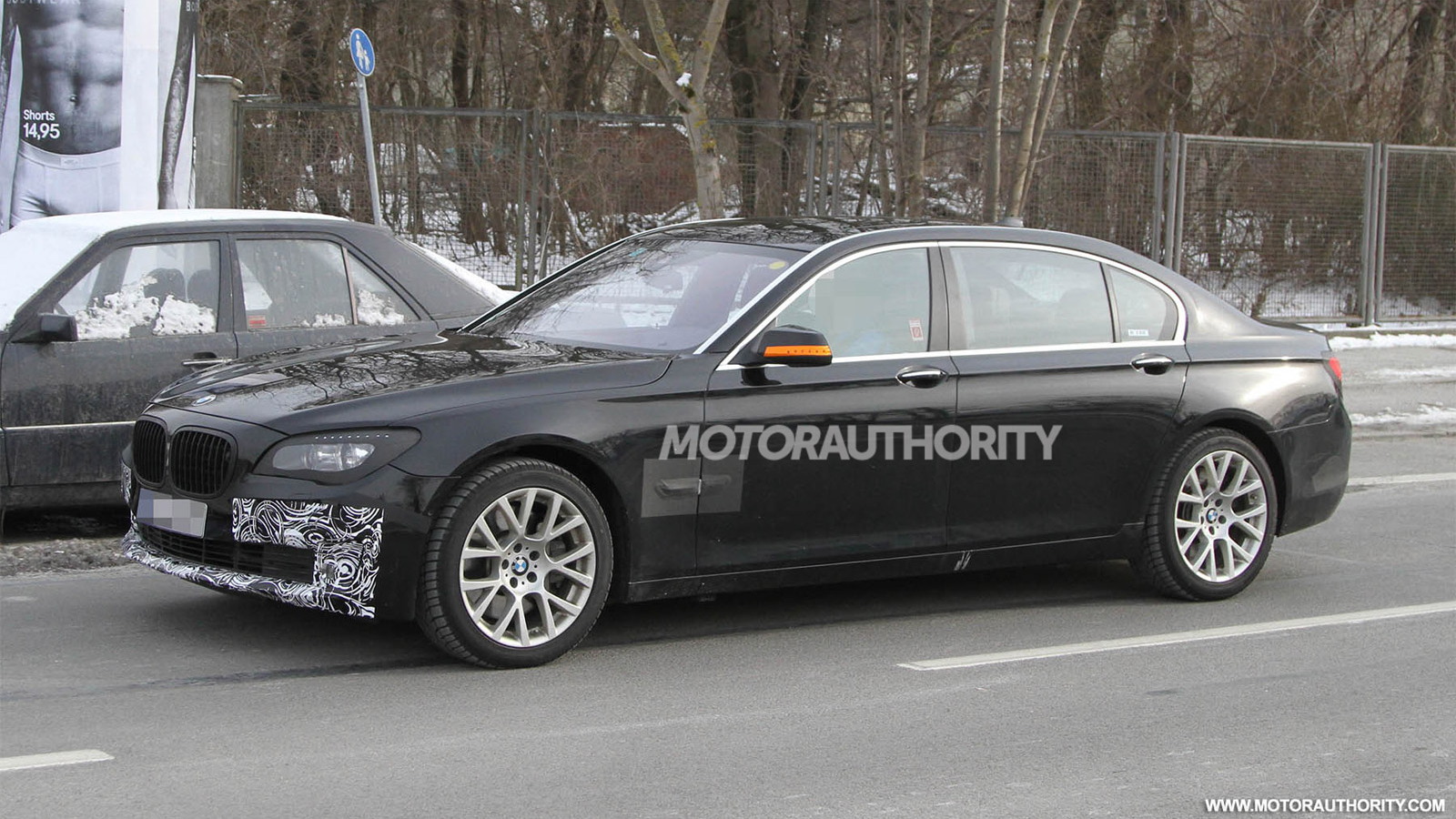 2013 BMW 7-Series facelift spy shots