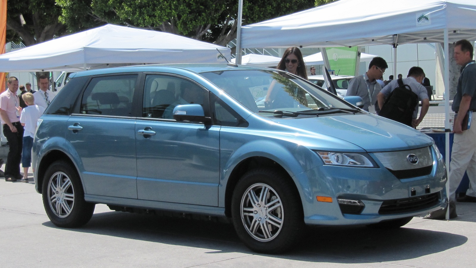 Chinese battery electric crossover: BYD e6 test drive, Los Angeles, May 2012