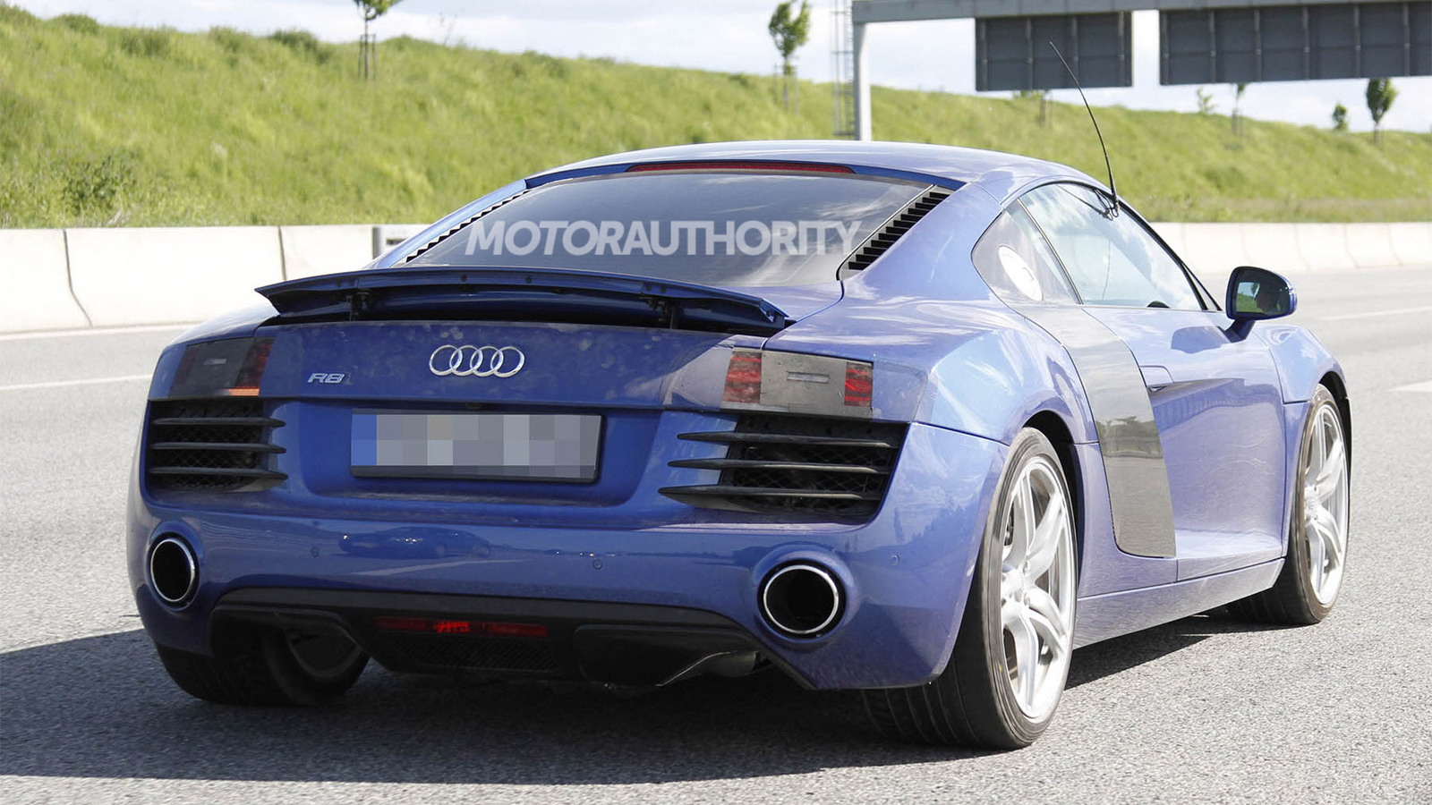 2013 Audi R8 facelift spy shots