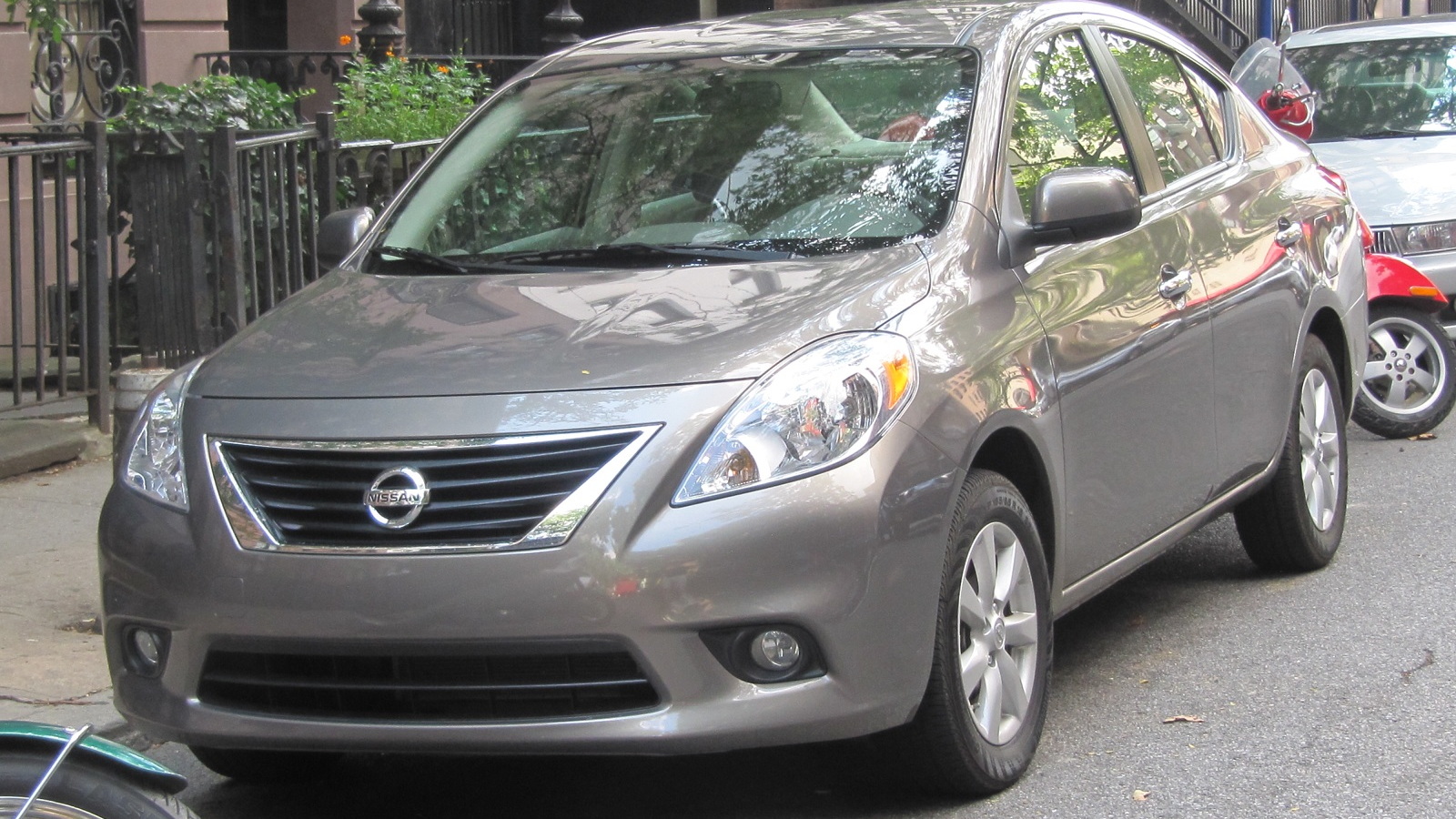 2012 Nissan Versa 1.6 SL, New York City, July 2012