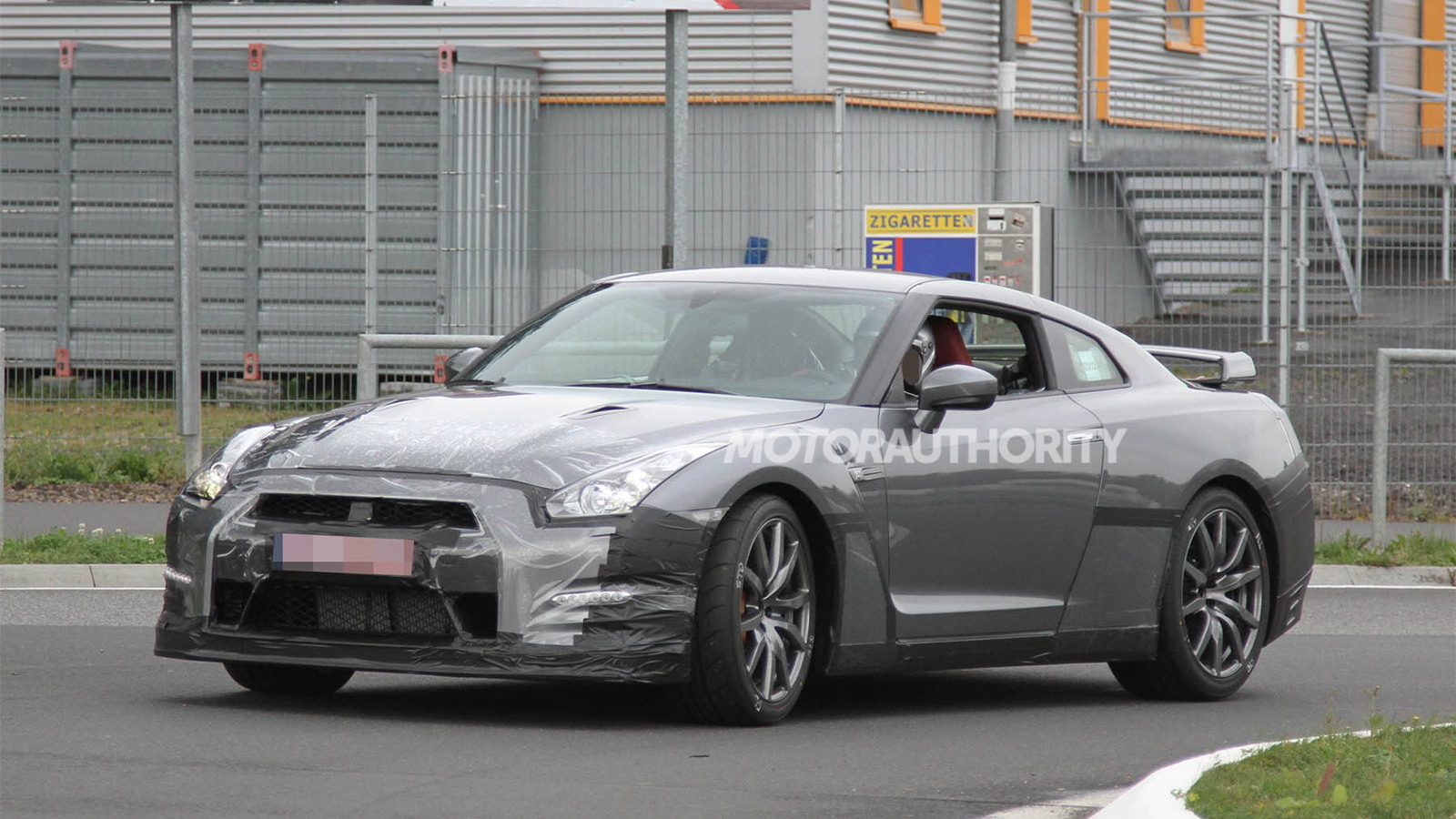 2014 Nissan GT-R spy shots