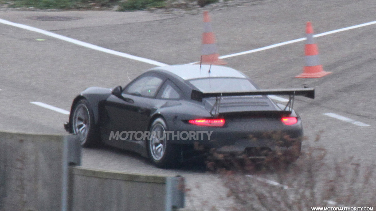 2013 Porsche 911 GT3 RSR (Type 991) race car spy shots