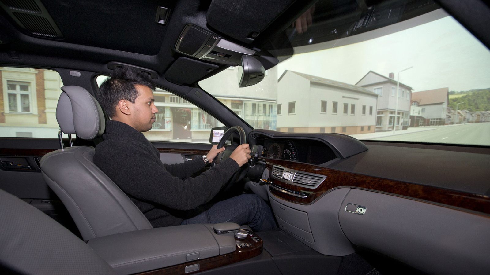 2014 Mercedes-Benz S Class autonomous steering simulator
