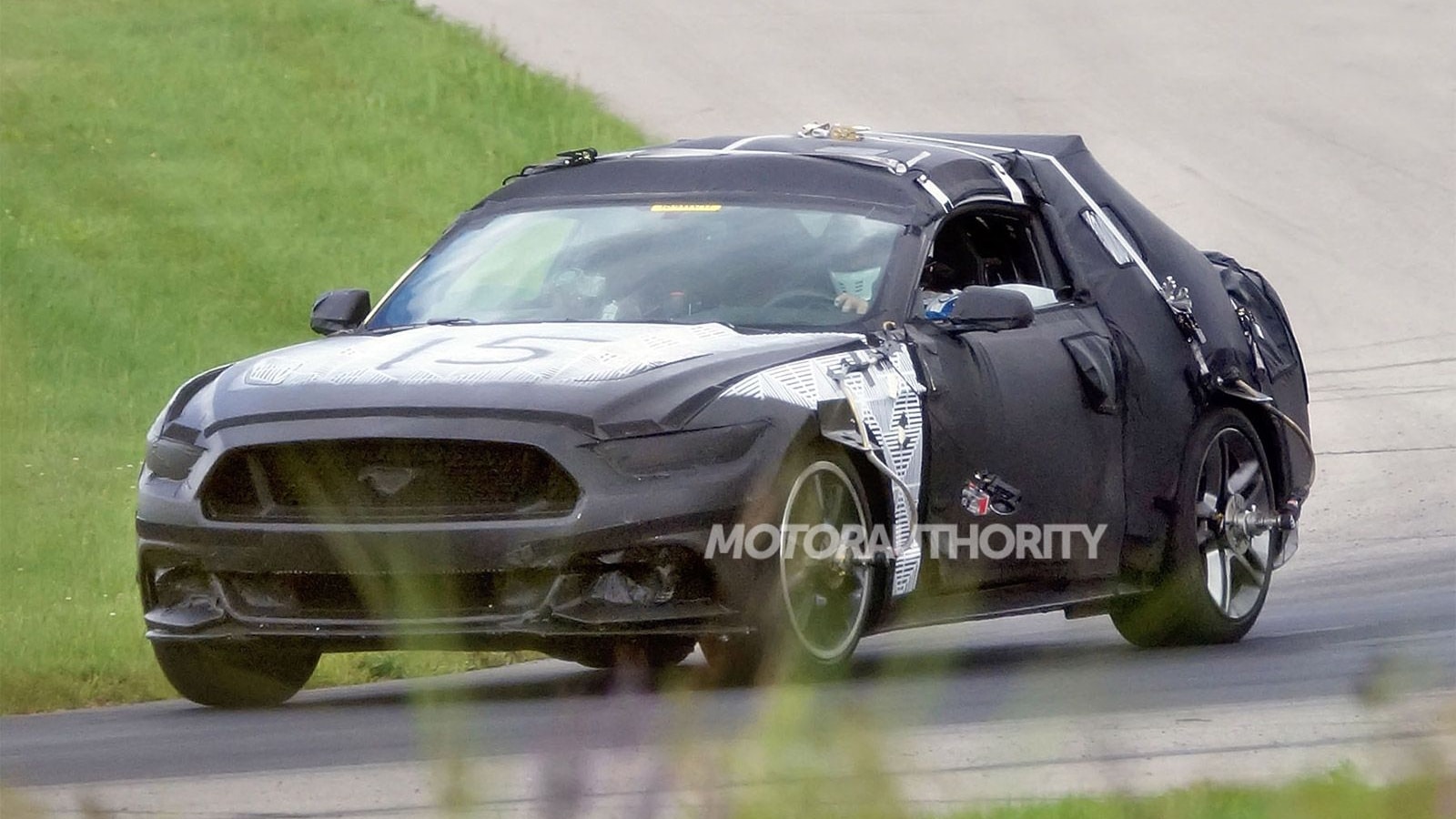 2015 Ford Mustang spy shots