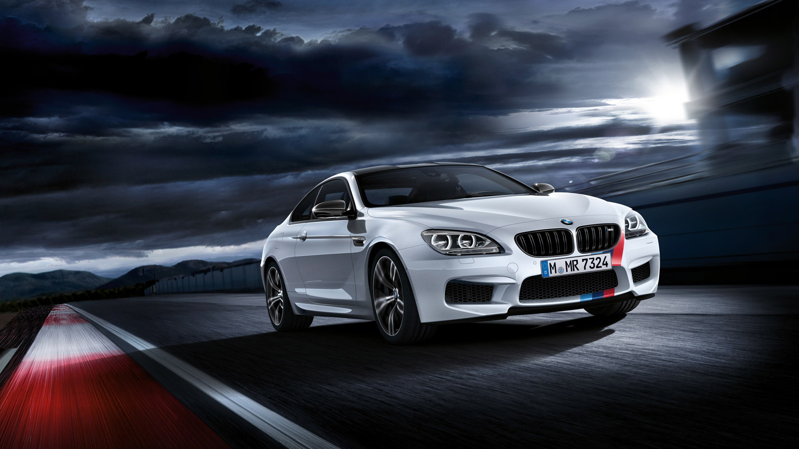 2014 BMW M6 equipped with BMW M Performance parts