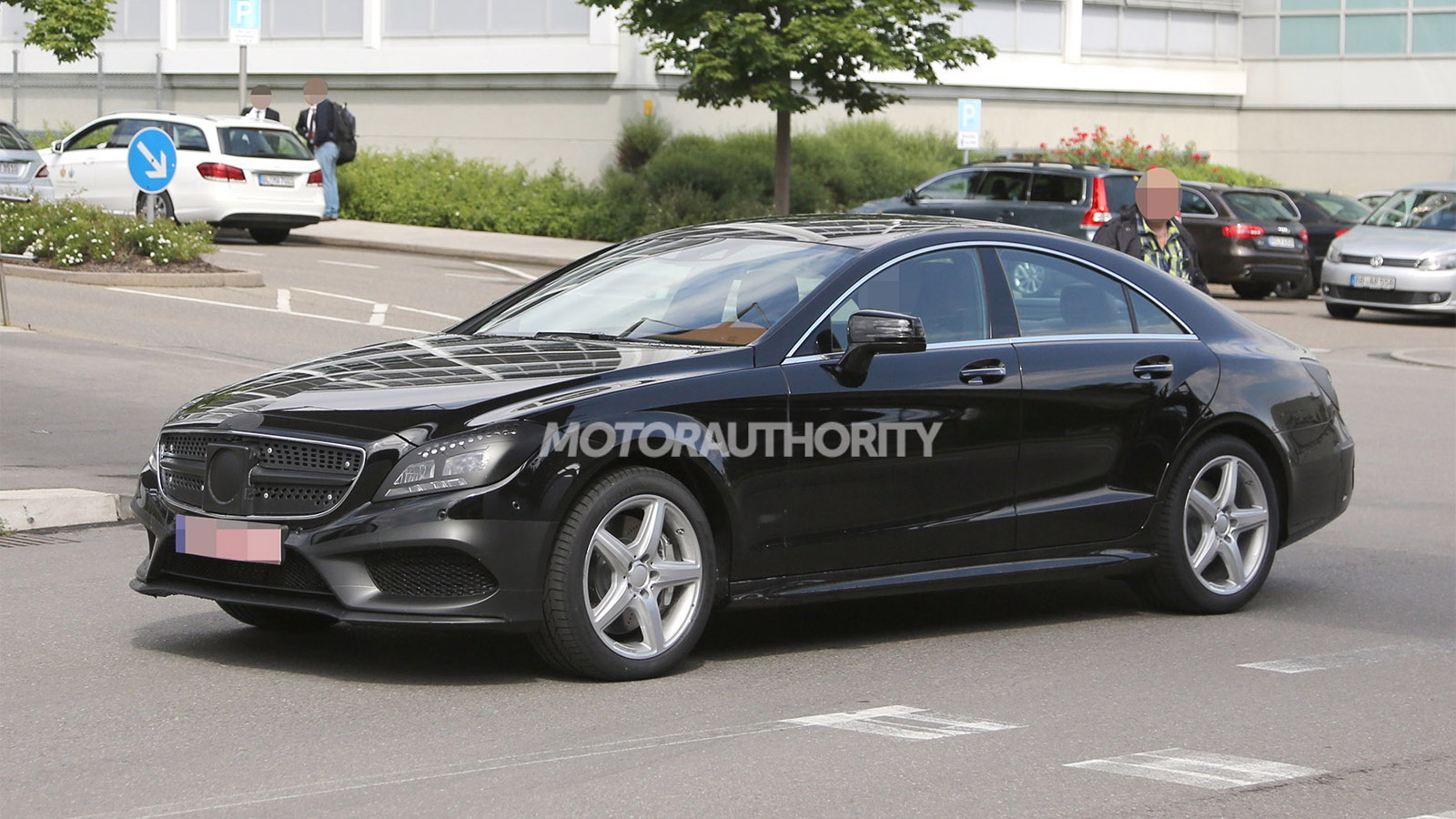 2015 Mercedes-Benz CLS-Class facelift spy shots