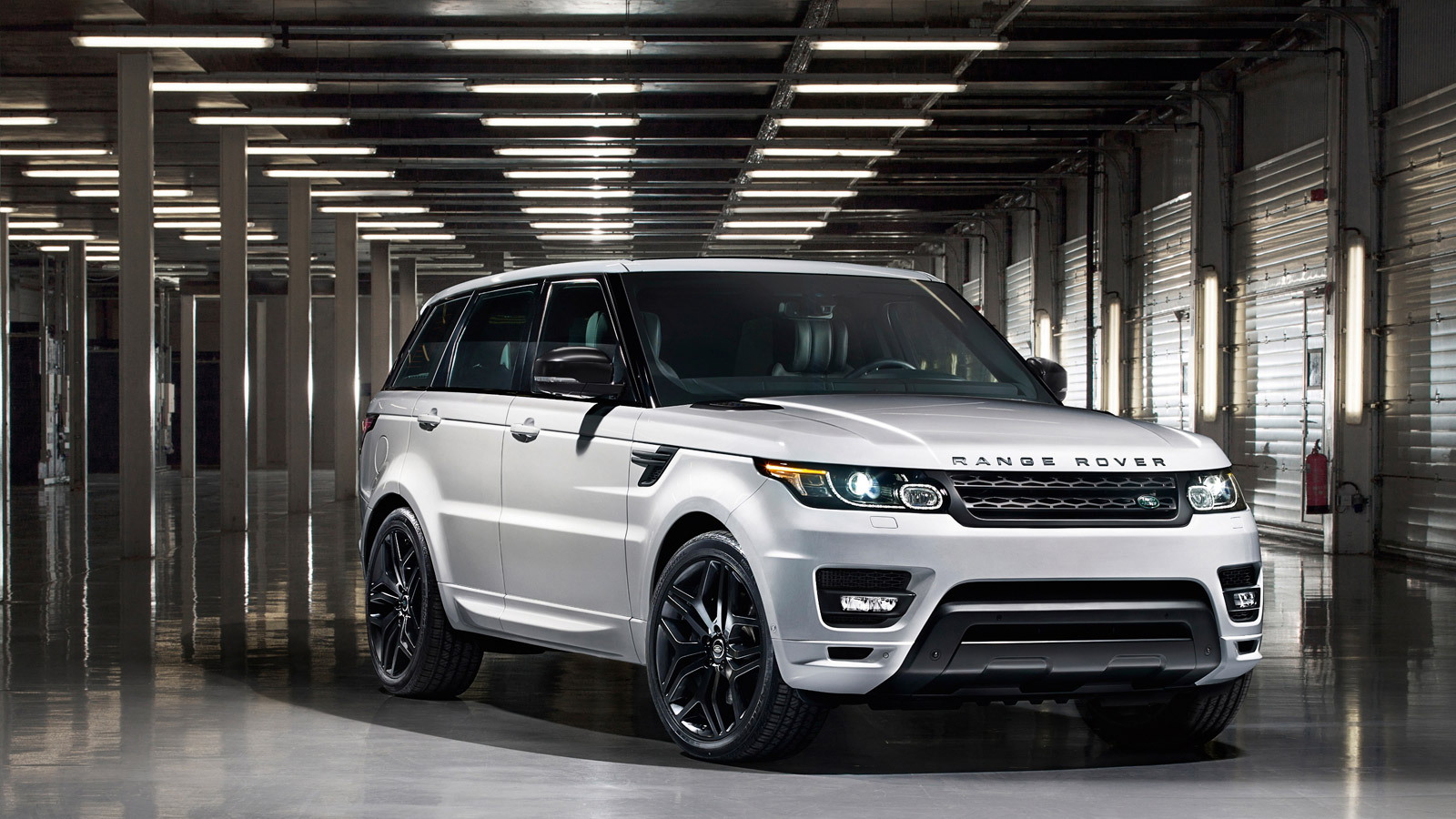 2015 Land Rover Range Rover Sport equipped with Stealth Pack
