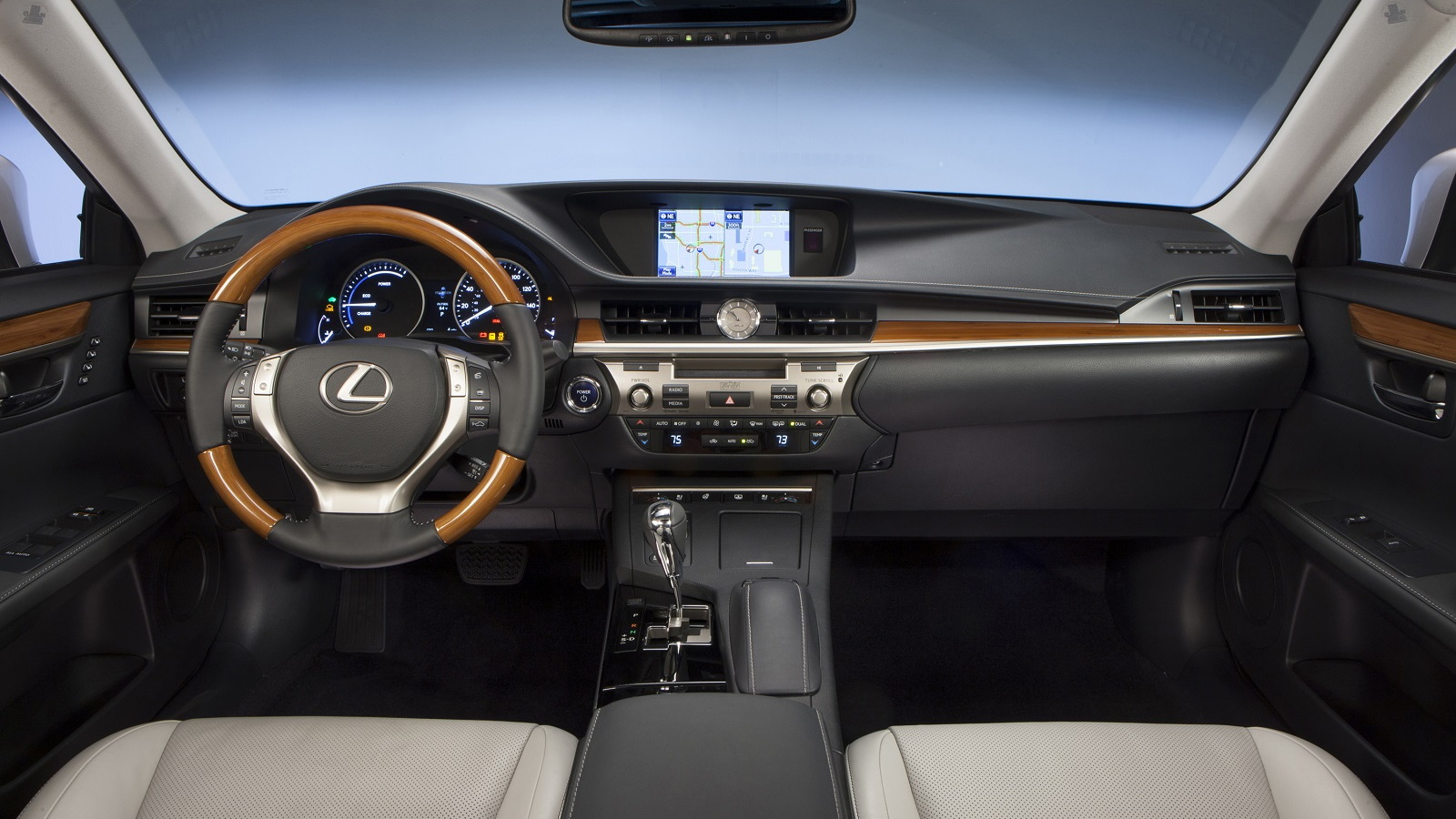 15 Lexus Es 300h Hybrid Gets New Infotainment Features