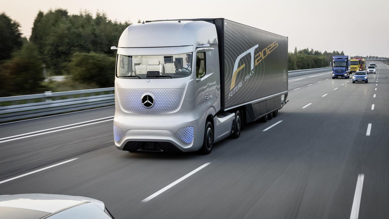 Meet MercedesBenz's Futuristic Autonomous Truck Concept Video