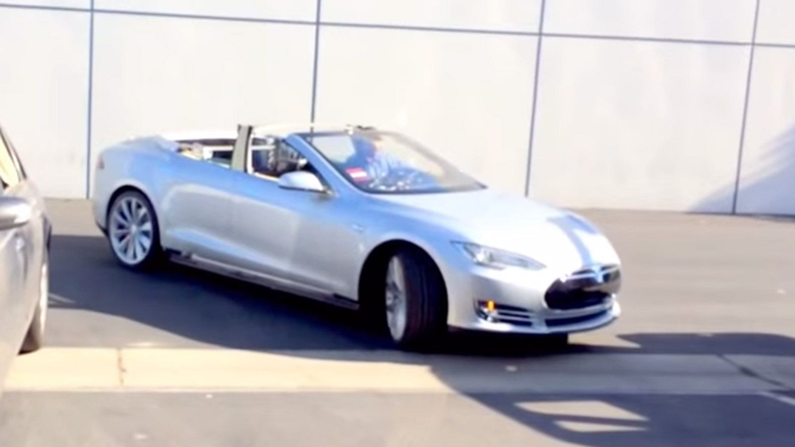 Tesla Model S convertible by Newport Convertible Engineering