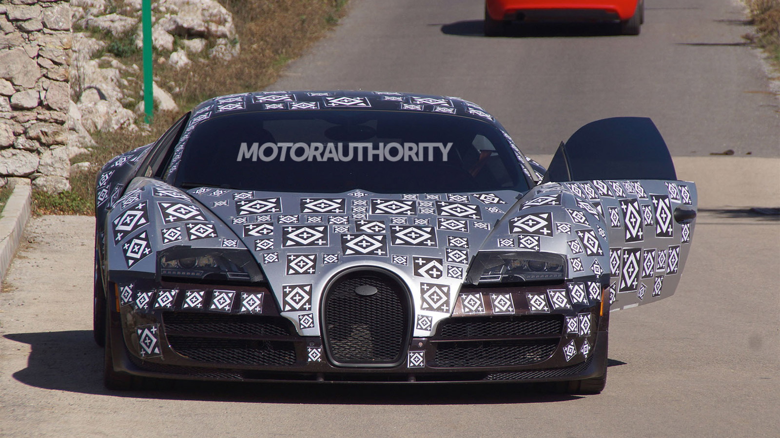 2016 Bugatti Chiron spy shots 