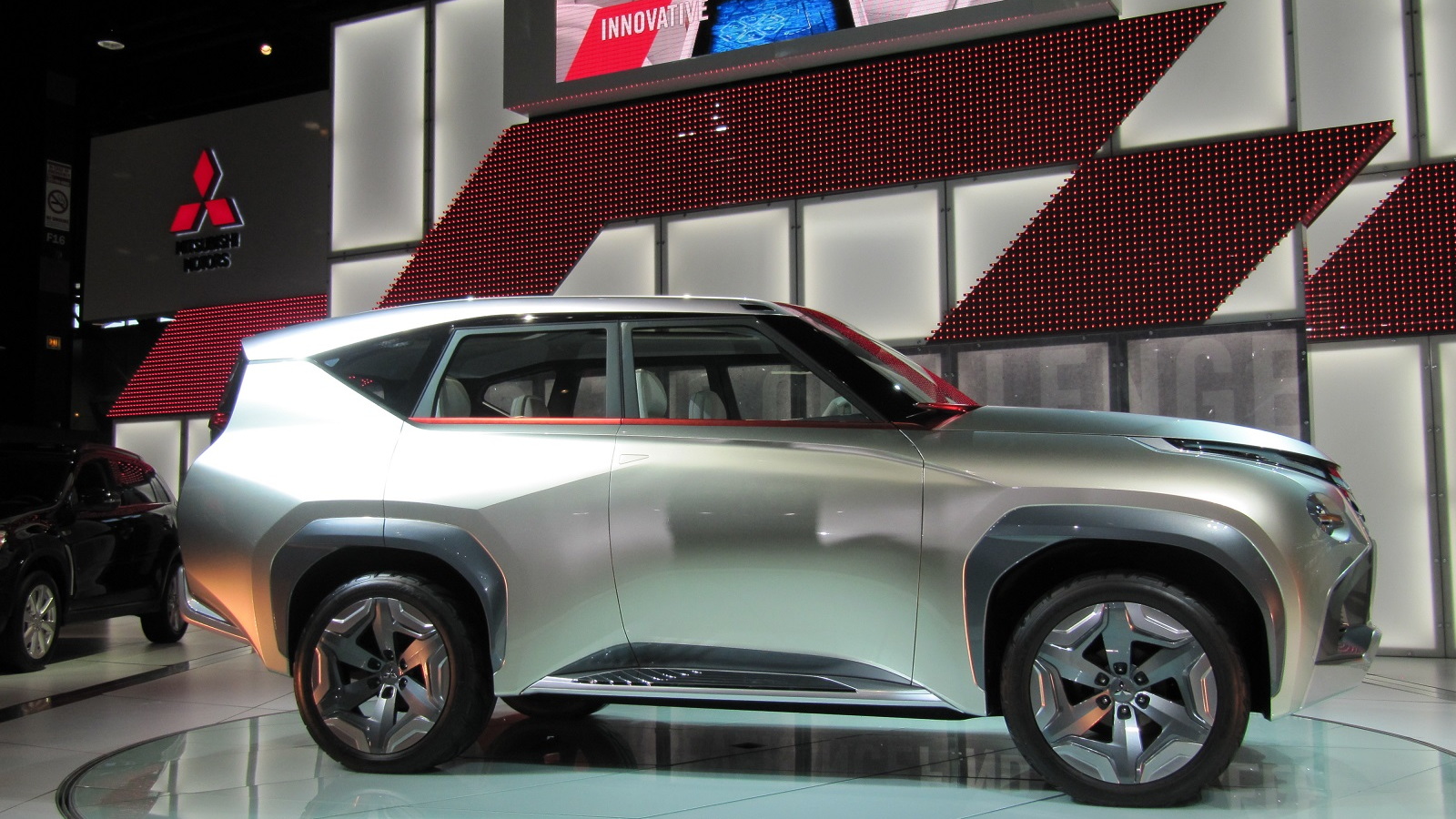 Mitsubishi Concept GC-PHEV, 2015 Chicago Auto Show
