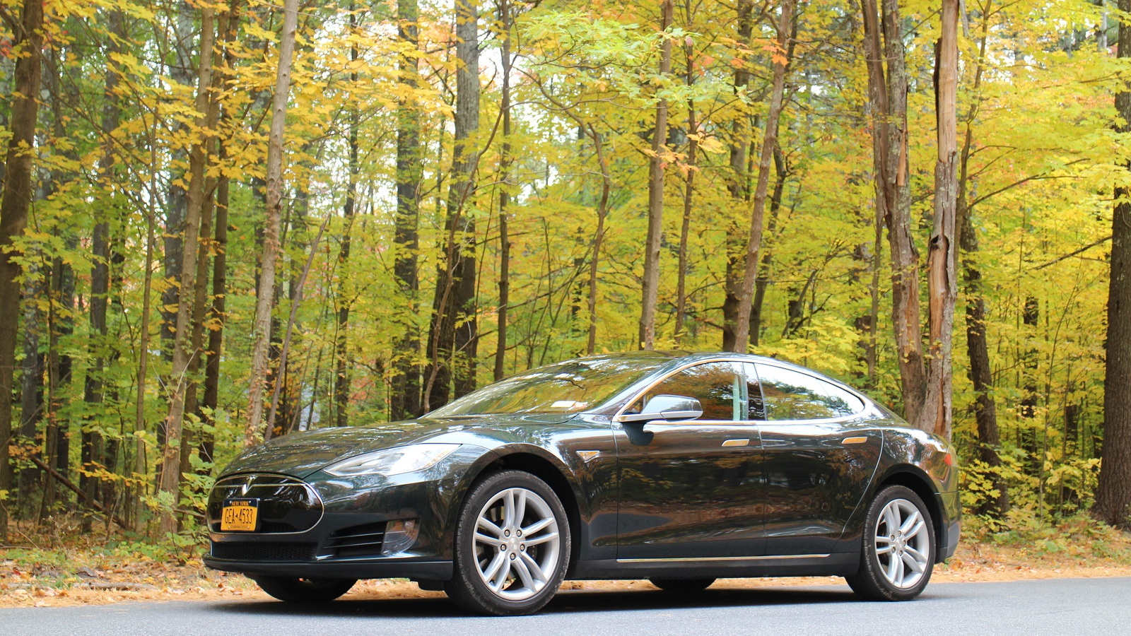 2013 Tesla Model S owned by David Noland, Catskill Mountains, NY, Oct 2015