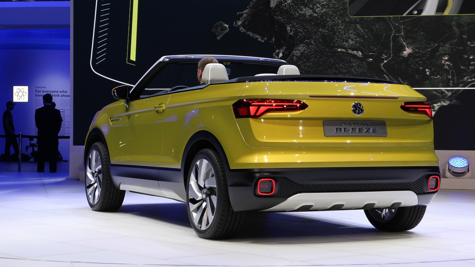 Volkswagen T-Cross Breeze Concept at 2016 Geneva Motor Show