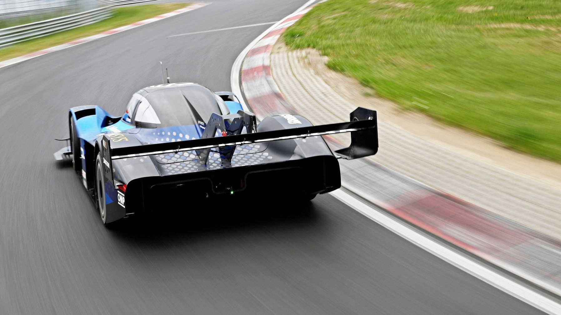 Volkswagen ID R electric race car sets Nurburgring lap records