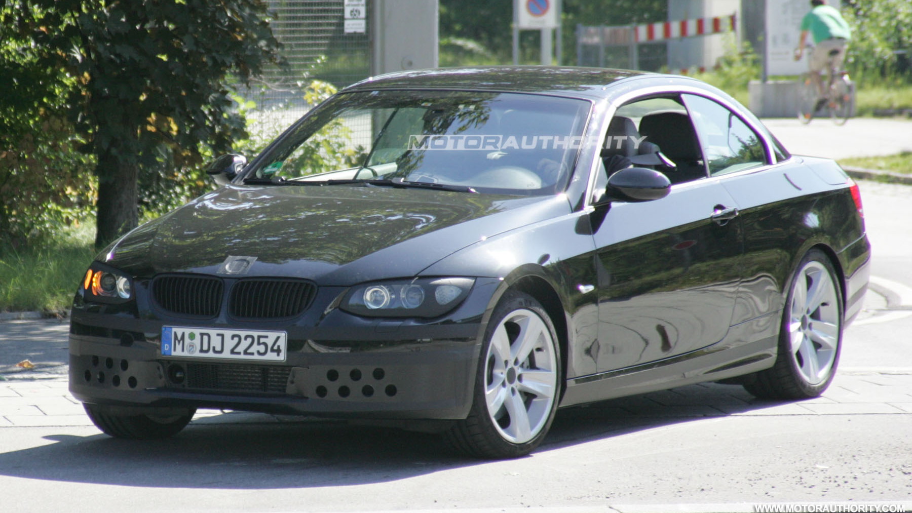 2010 BMW 3-Series Convertible Facelift spy shots