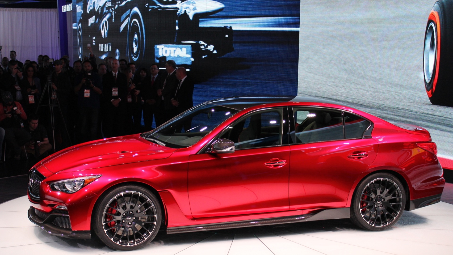 Infiniti q50 eau rouge