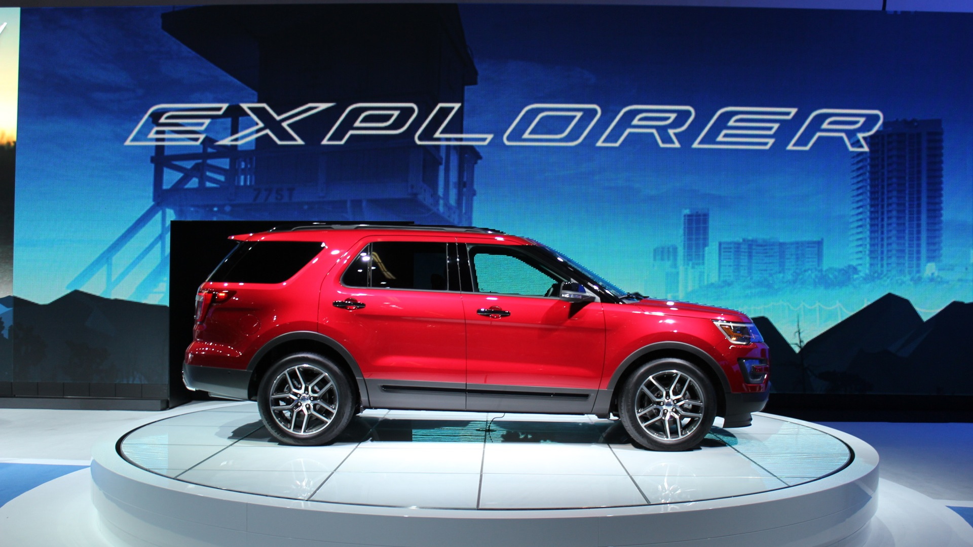 2016 Ford Explorer  -  2014 Los Angeles Auto Show live photos