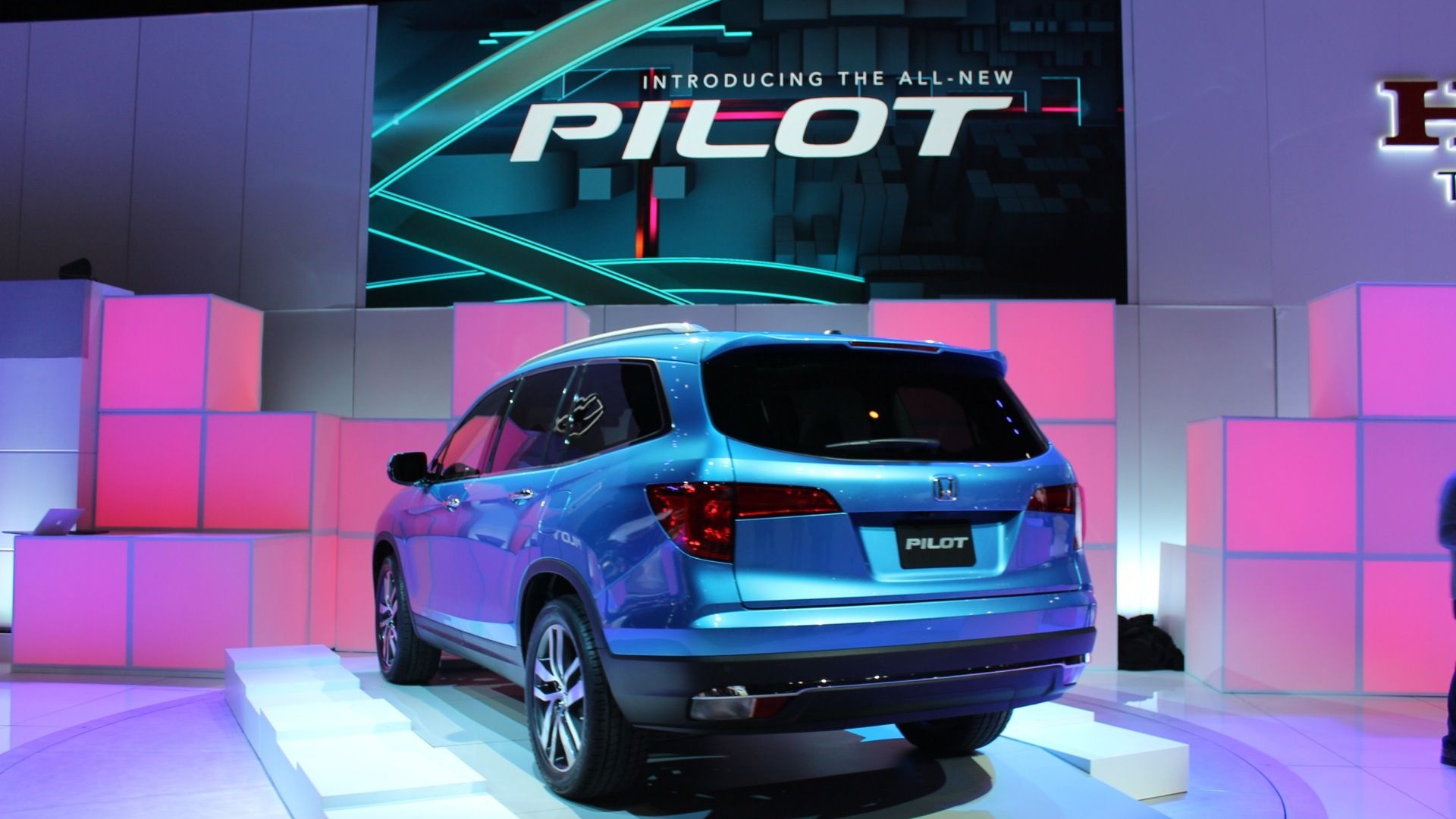 2016 Honda Pilot  -  2015 Chicago Auto Show Live Photos