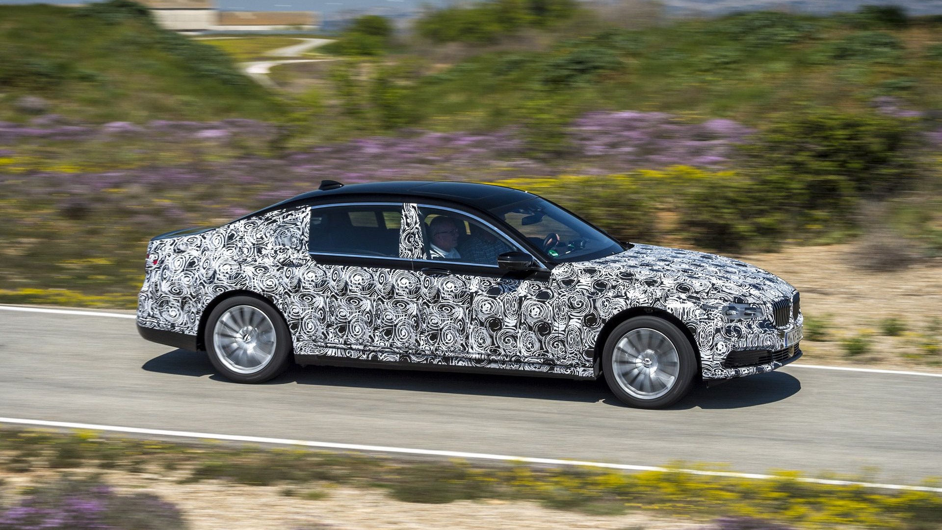 2016 BMW 7-Series prototype