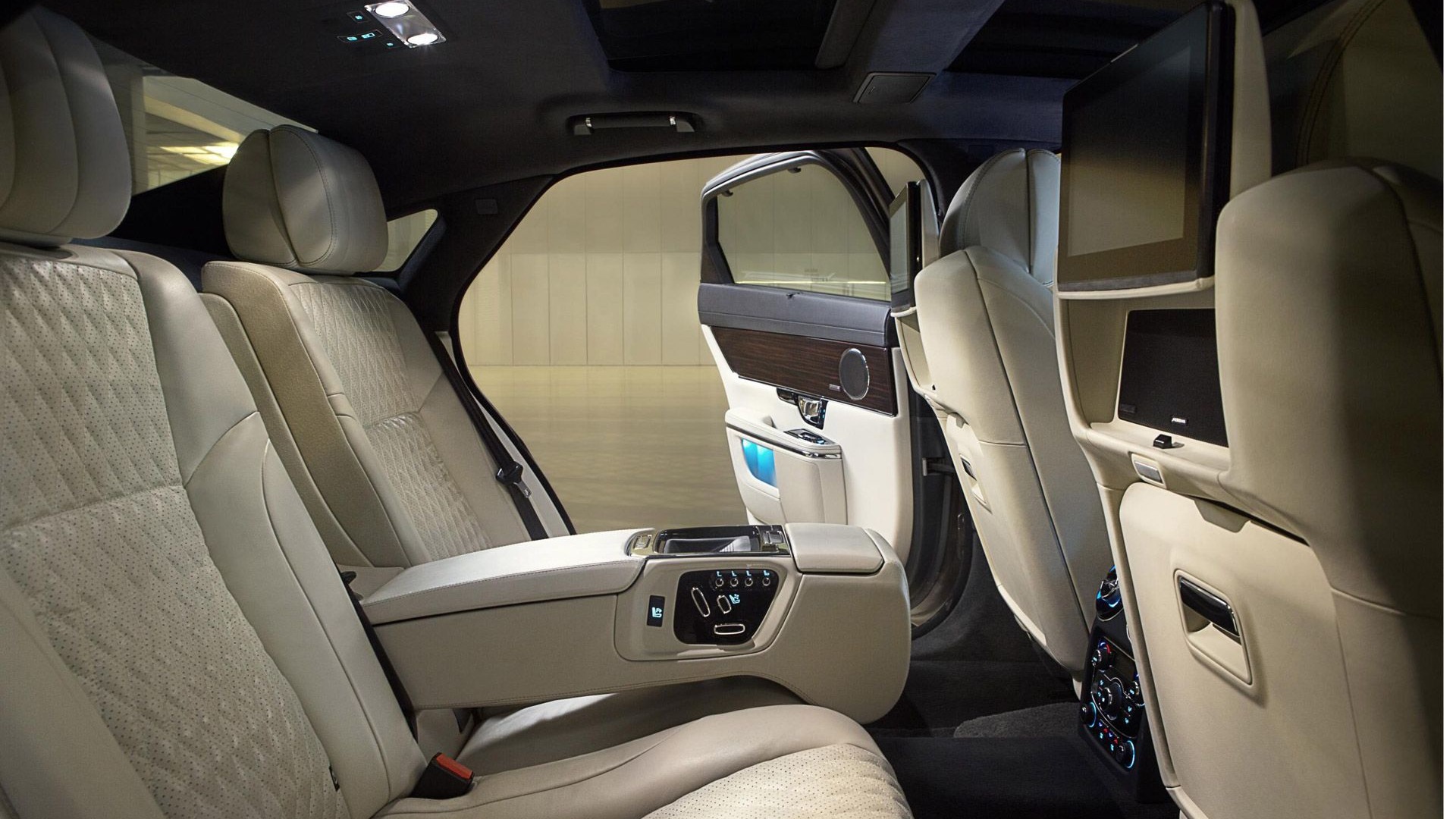 2016 Jaguar XJ Portfolio
