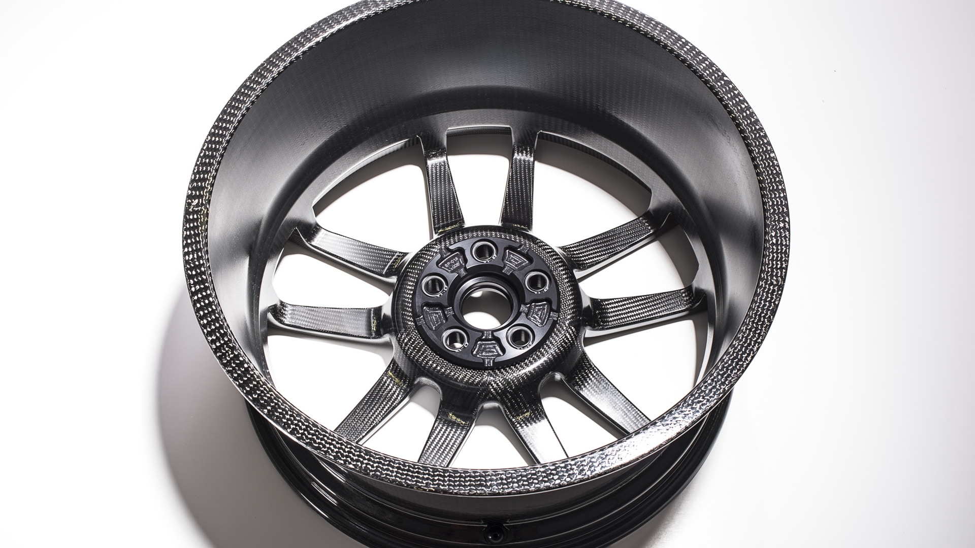 Ford GT’s carbon fiber wheels