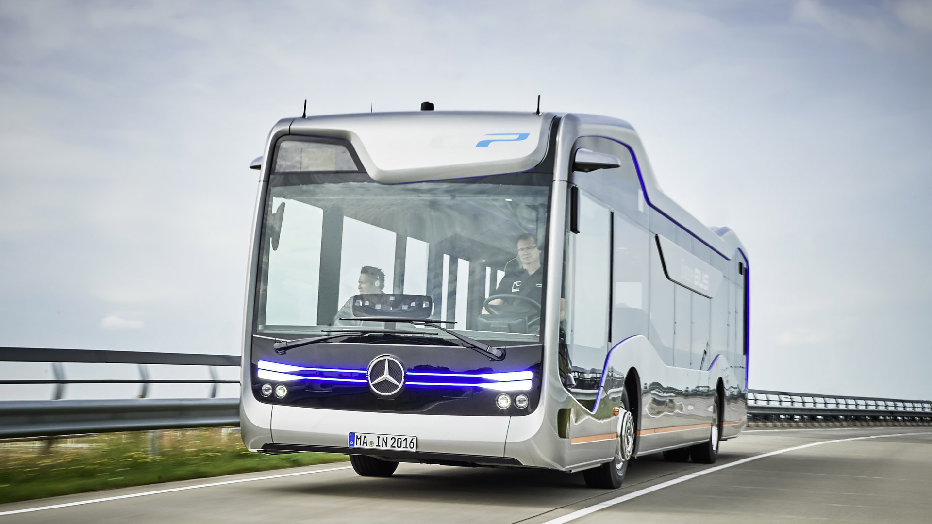 Mercedes Benz Unveils Autonomous Bus Concept