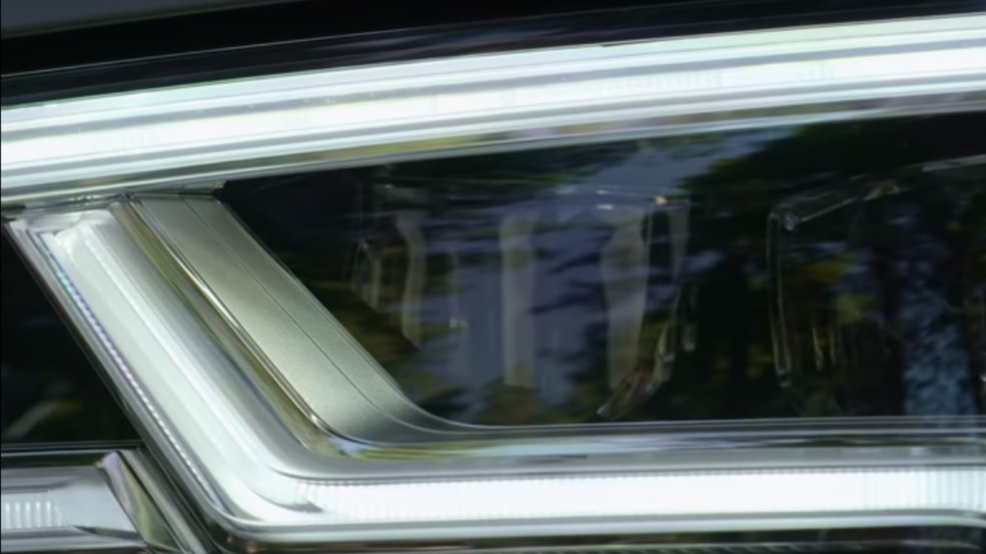 Teaser for new Audi Q5 debuting at 2016 Paris auto show