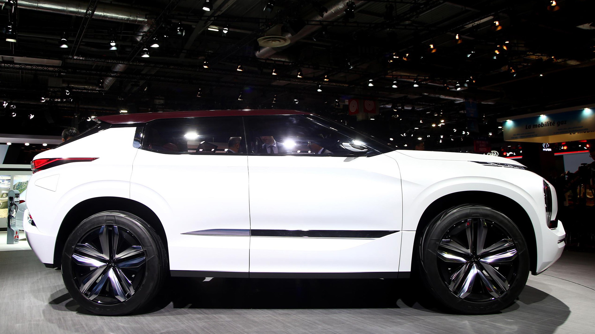 Mitsubishi GT-PHEV concept, 2016 Paris auto show