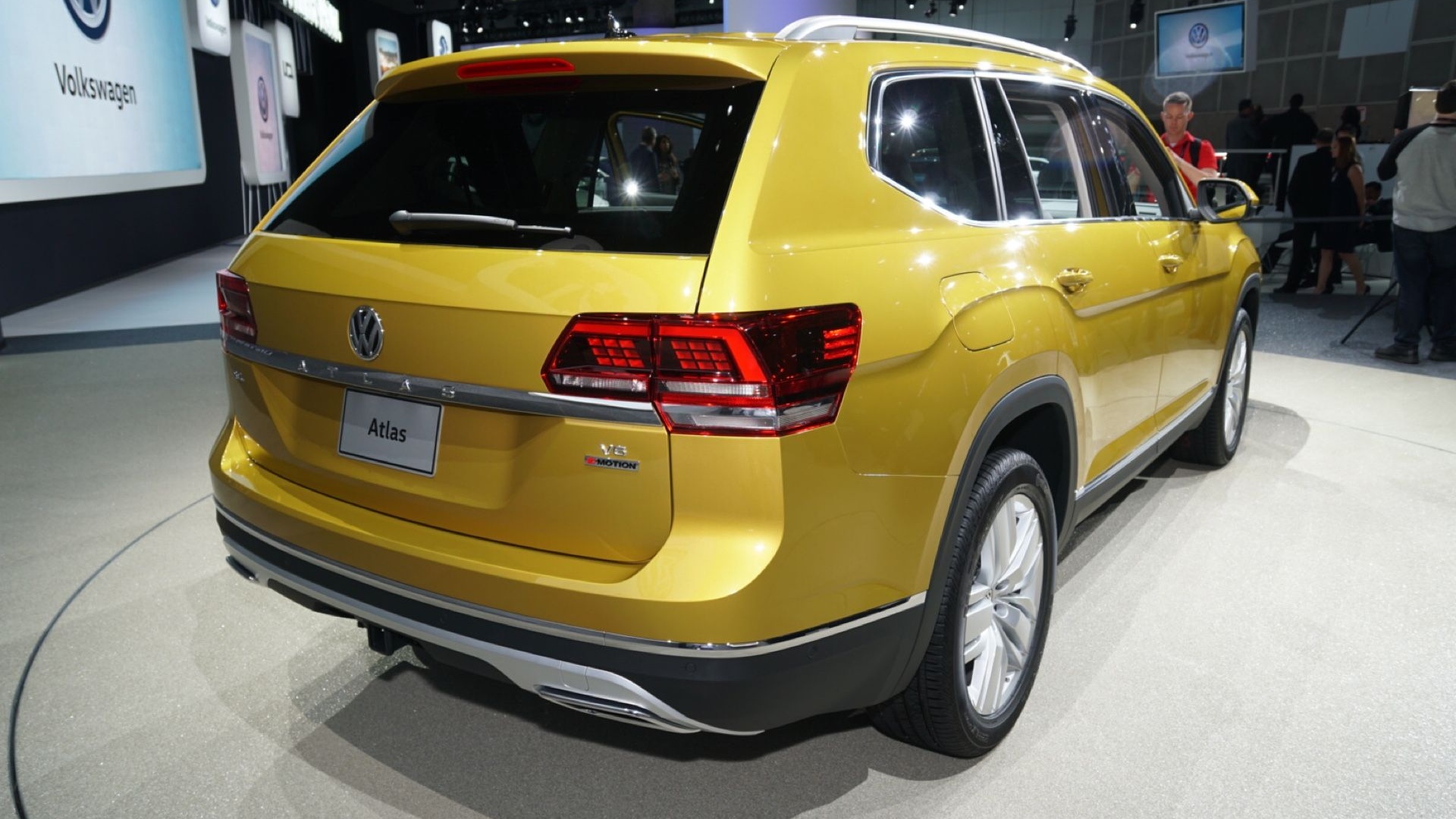 2018 Volkswagen Atlas 3row SUV made in US