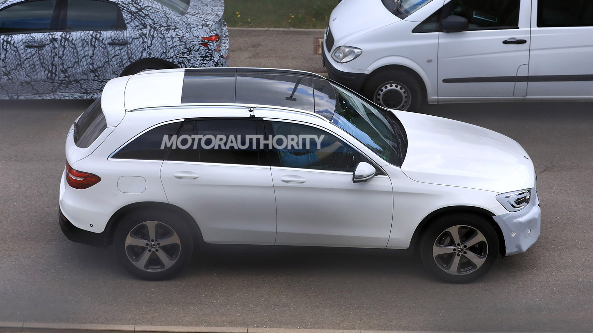 2020 Mercedes-Benz GLC facelift spy shots - Image via S. Baldauf/SB-Medien