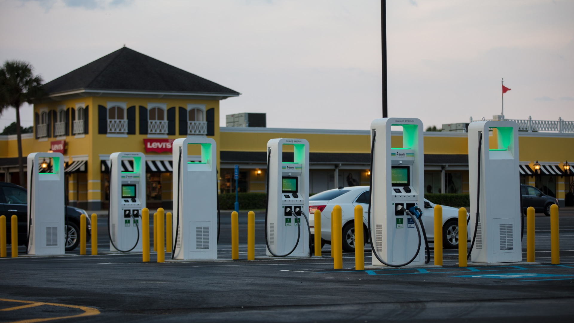 Electrify America DC fast chargers in Gulfport, Mississippi