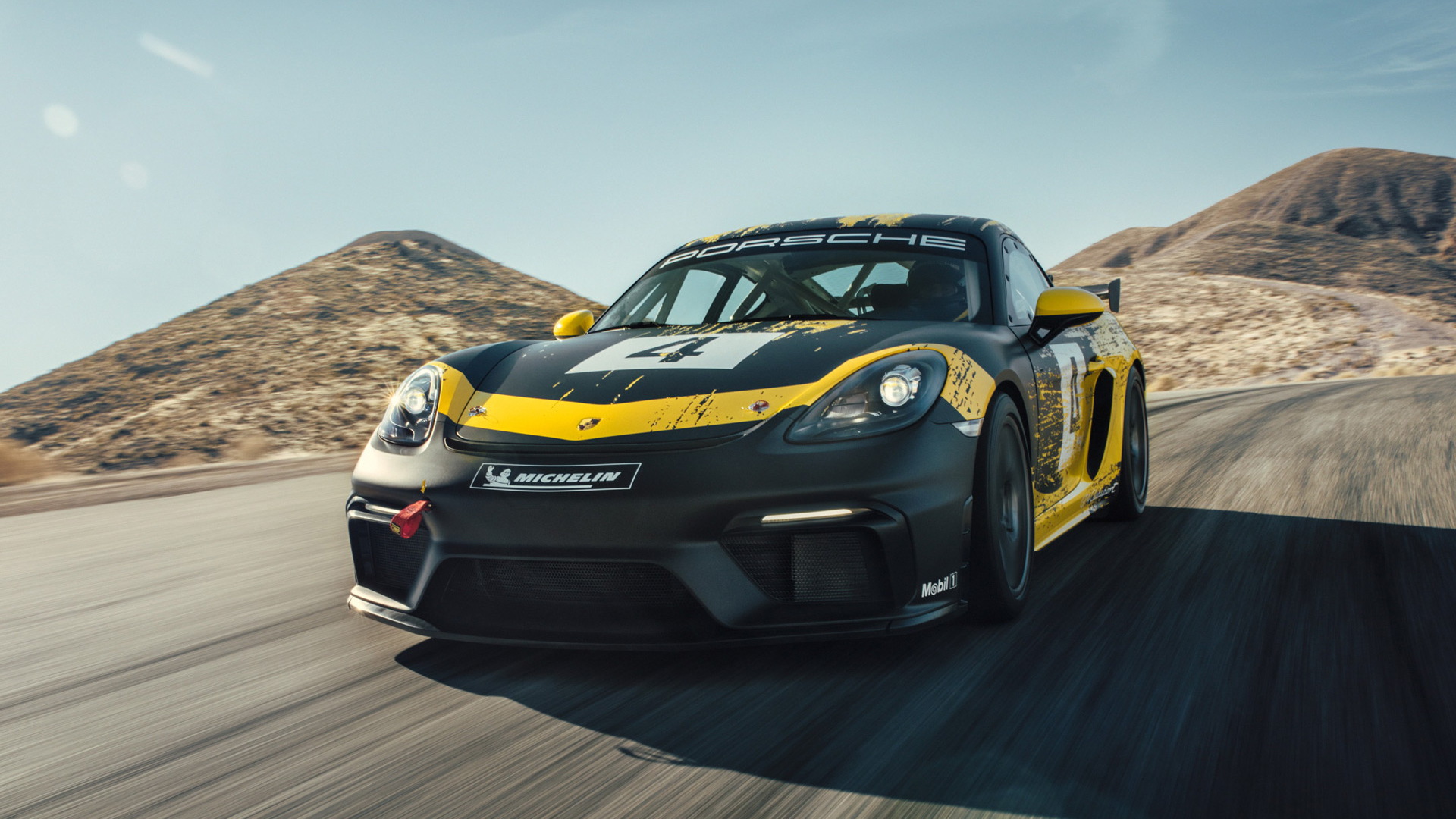 2019 Porsche 718 Cayman GT4 Clubsport race car