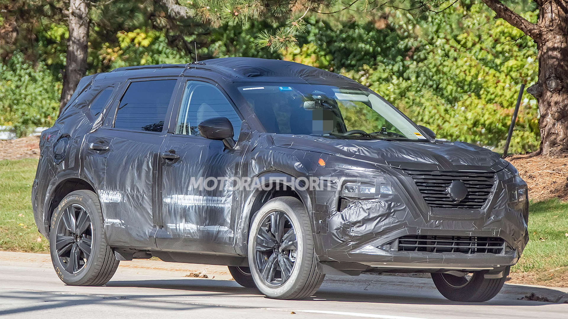 2021 nissan rogue spy shots