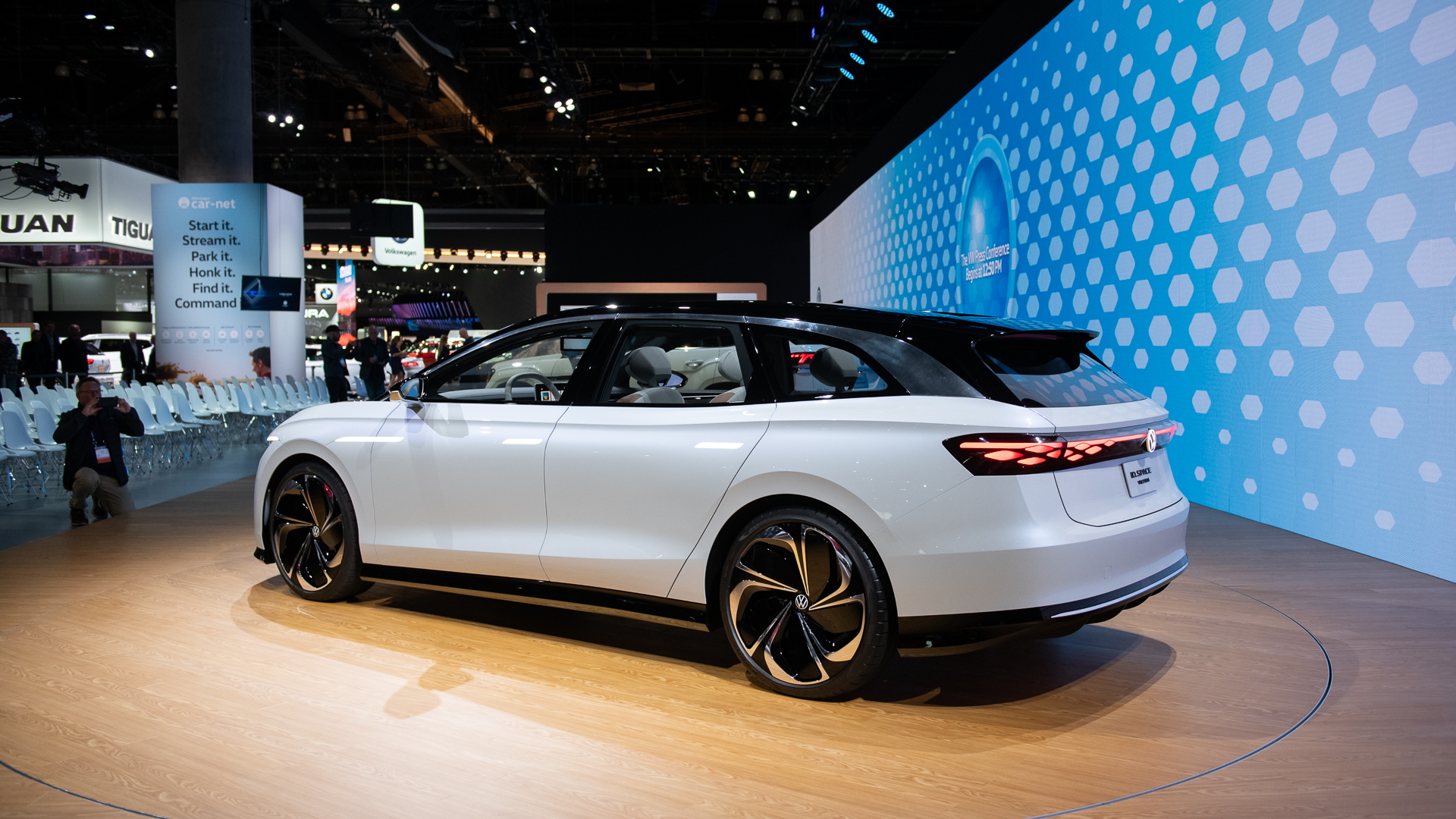 VW ID Space Vizzion, 2019 LA Auto Show