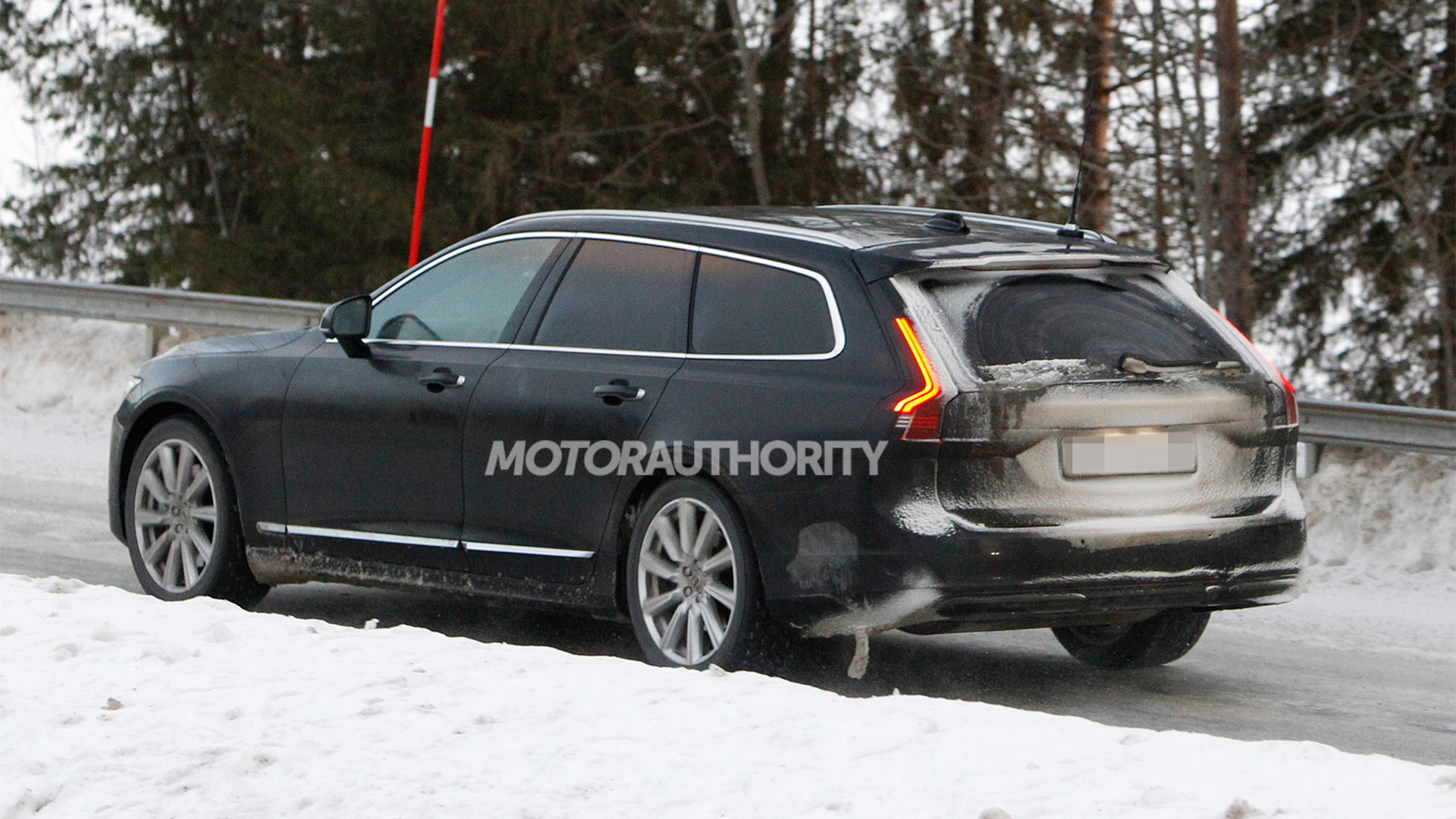 2021 Volvo V90 spy shots