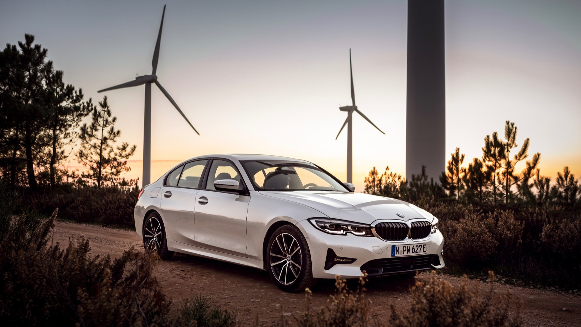 2021 BMW 3-Series plug-in hybrid gets more electric range, new home