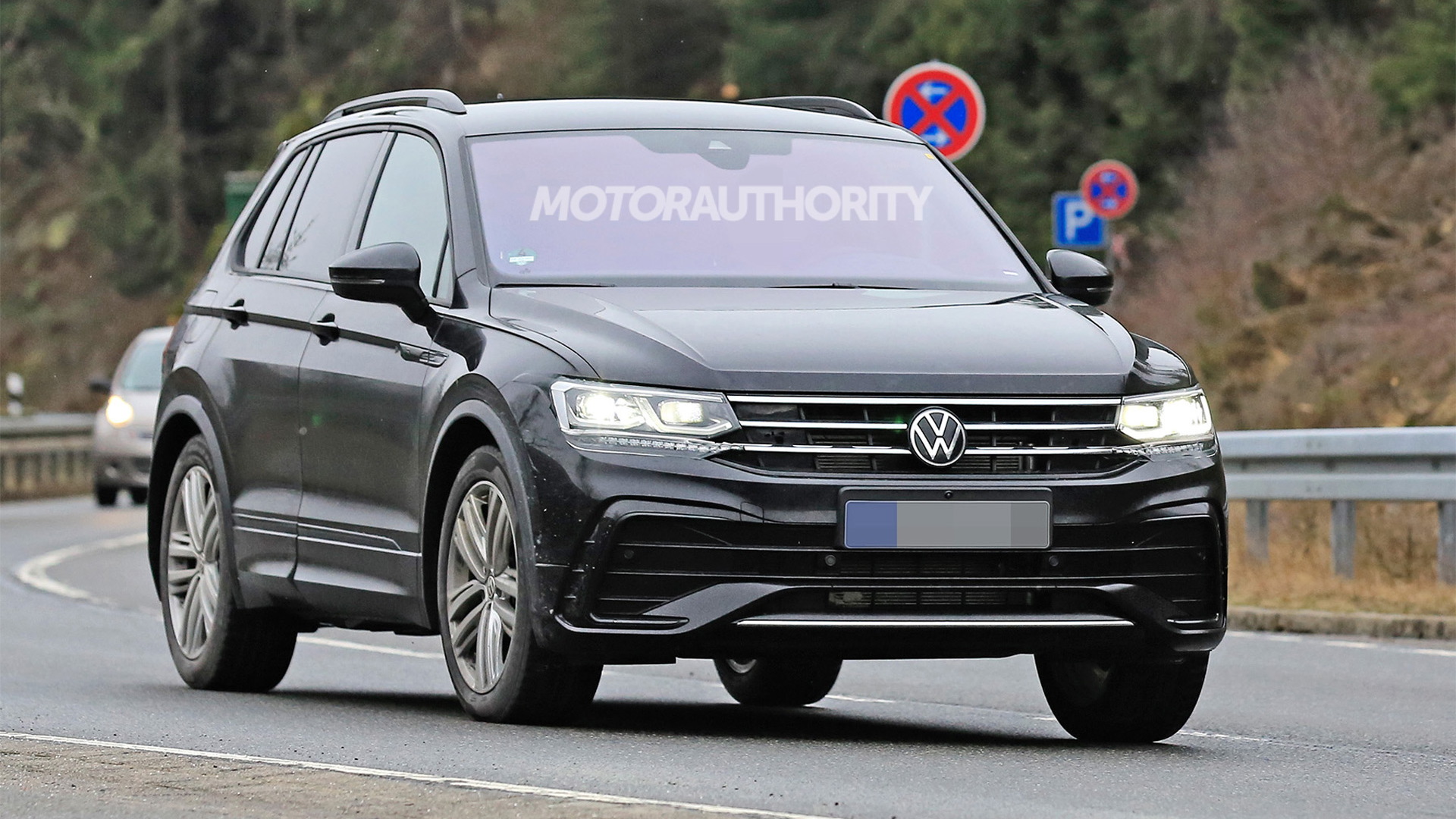 2021 Volkswagen Tiguan facelift spy shots - Photo credit: S. Baldauf/SB-Medien