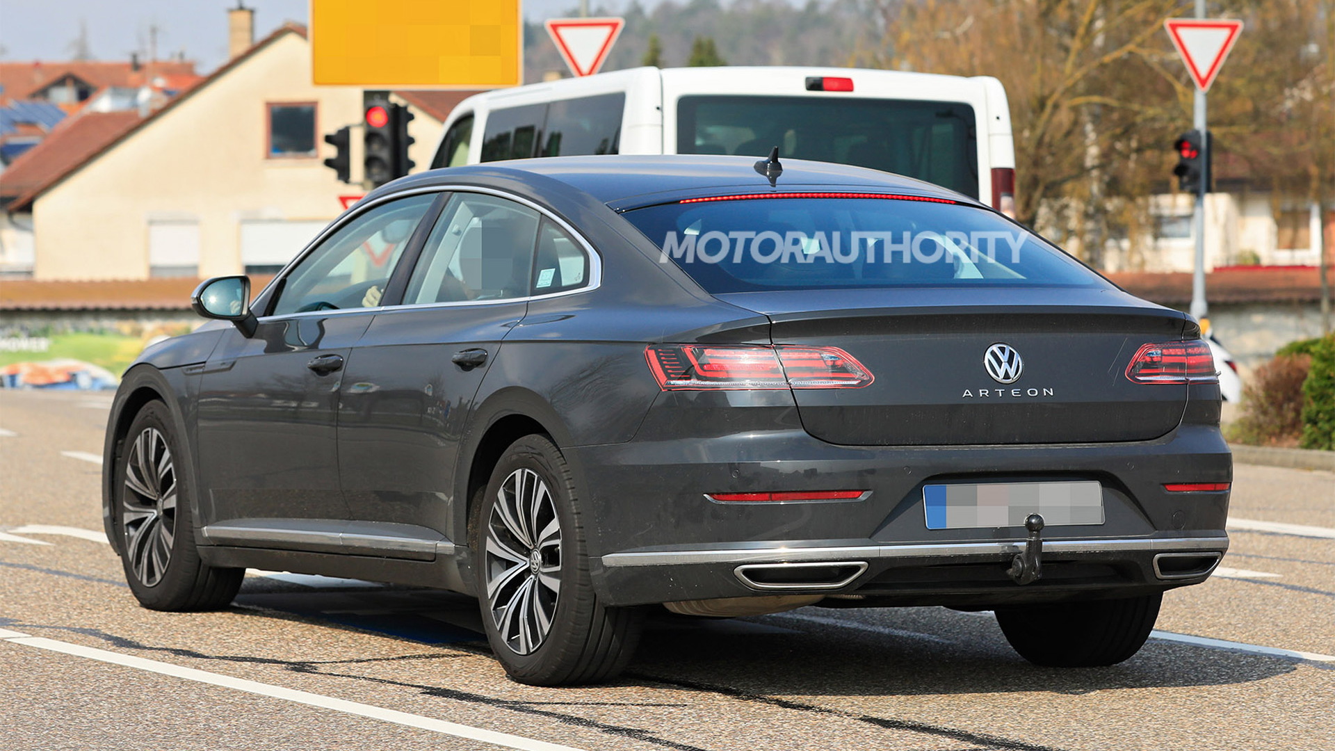 2021 Volkswagen Arteon facelift spy shots - Photo credit: S. Baldauf/SB-Medien