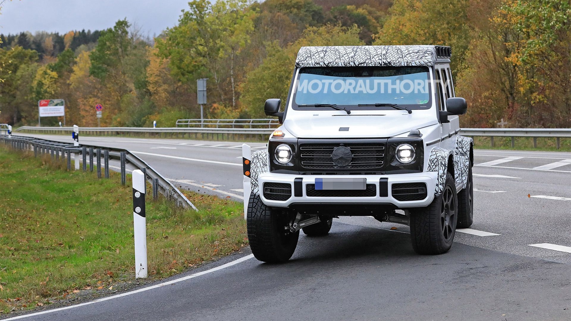 2022 Mercedes-Benz G550 4x4 Squared spy shots - Photo credit: S. Baldauf/SB-Medien