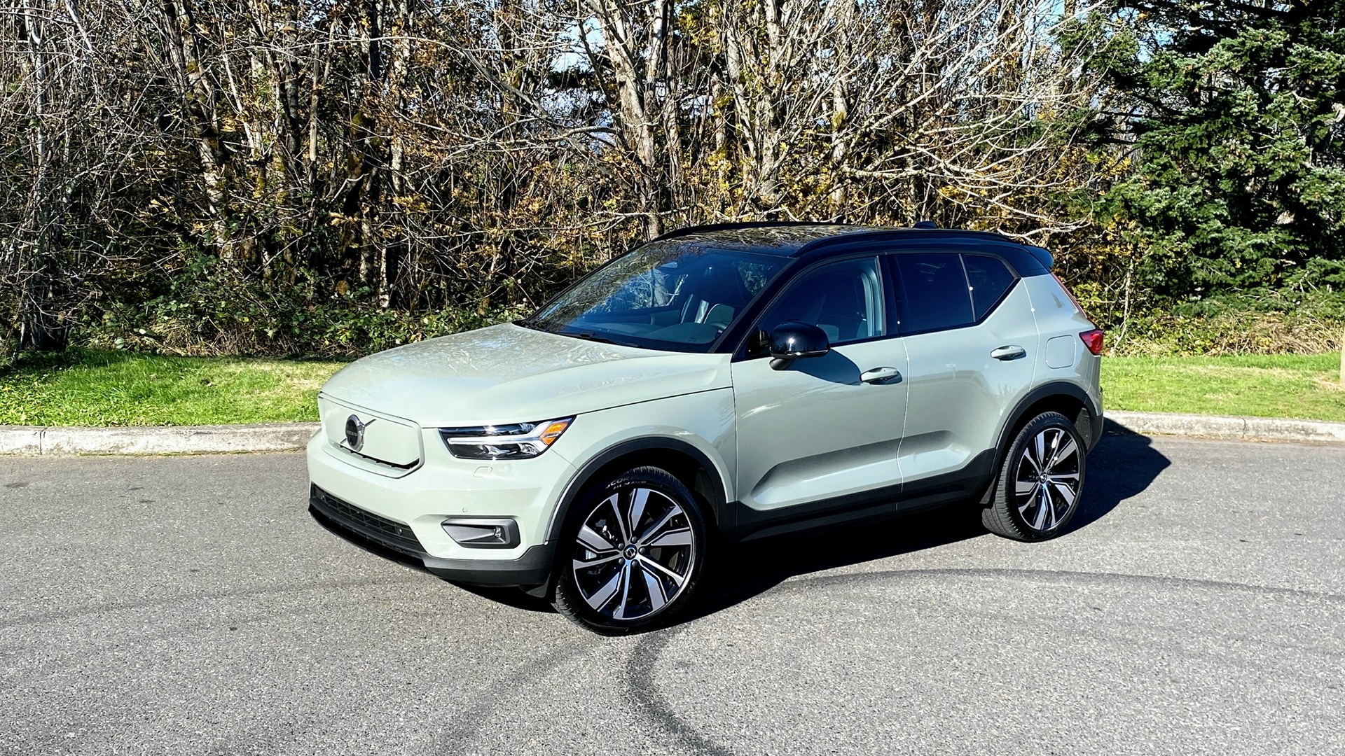 first drive review 2021 volvo xc40 recharge electric suv doesn t plicate the future