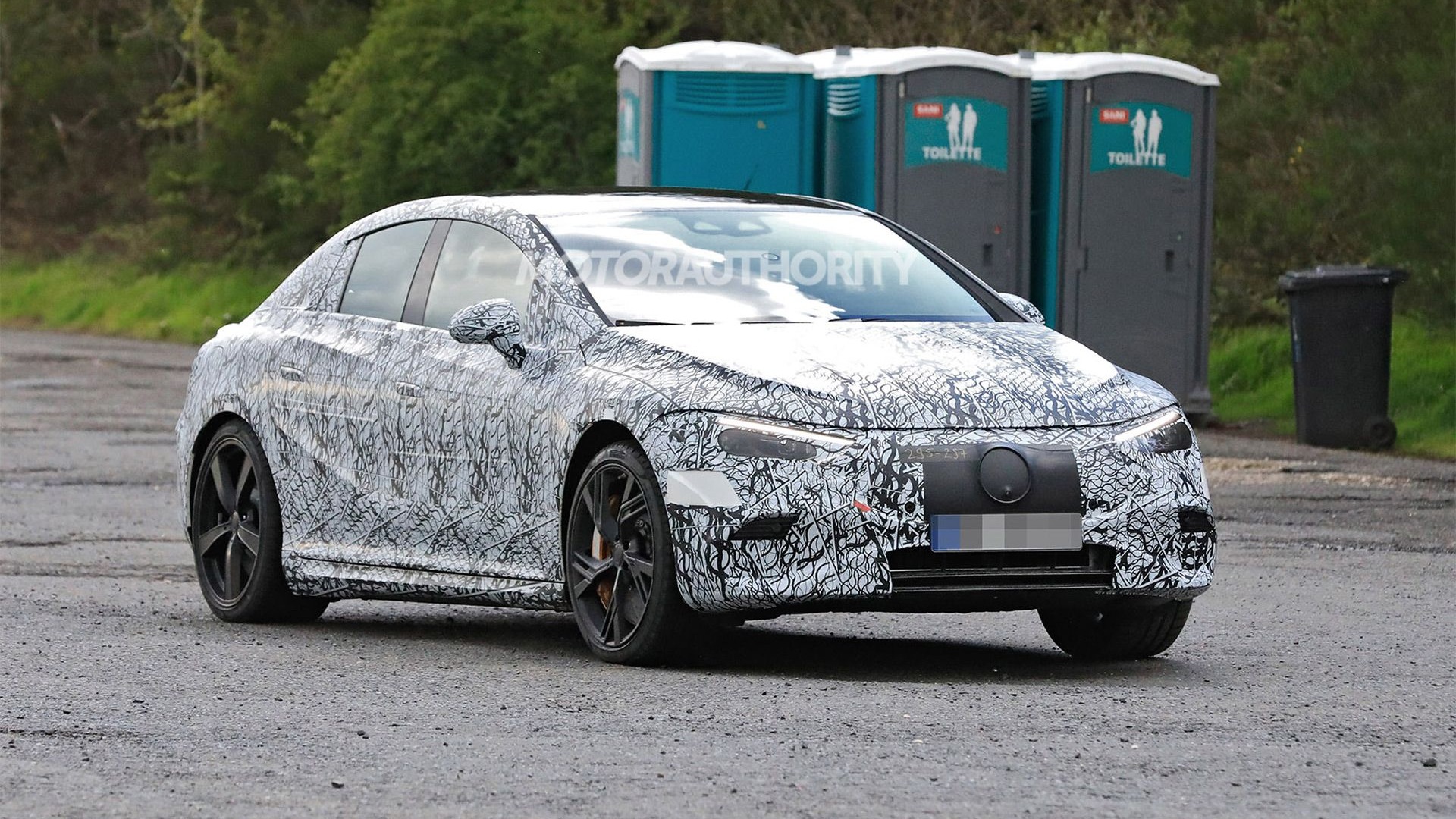 2023 Mercedes-Benz AMG EQE spy shots - Photo credit: S. Baldauf/SB-Medien