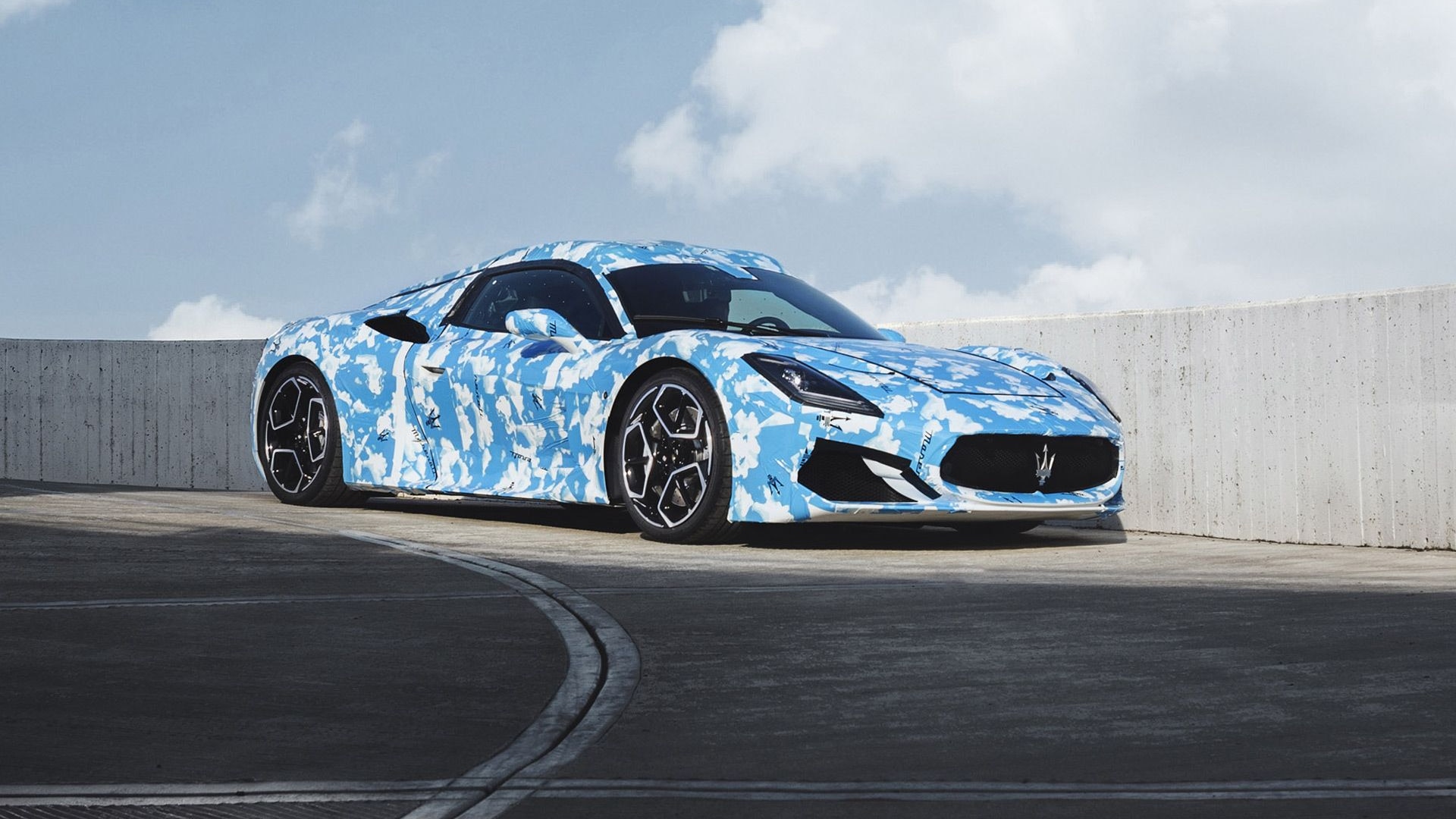Teaser for Maserati MC20 convertible debuting in 2022