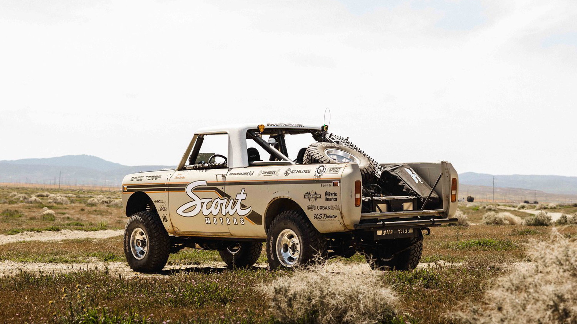 Anything Scout Vintage Racing Team's 1976 Scout Terra