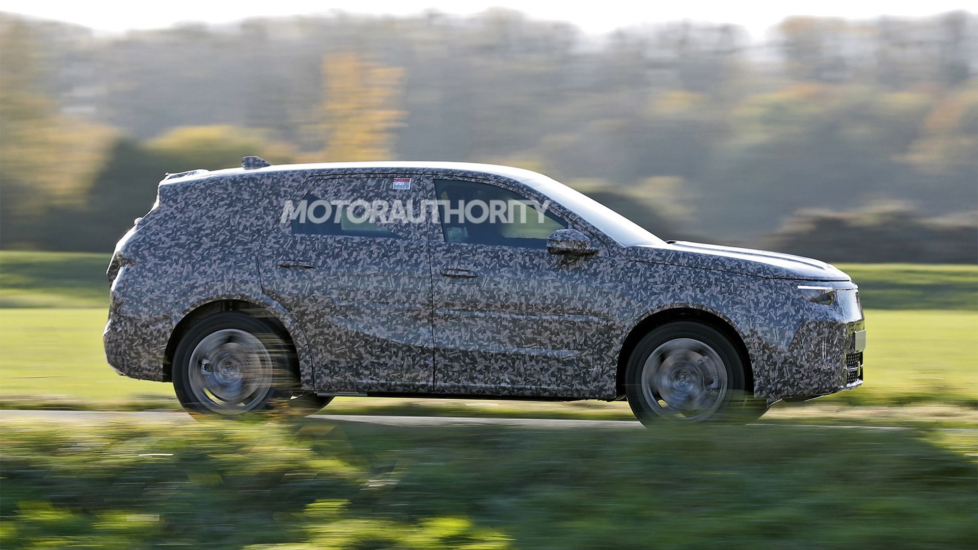 2024 Opel Grandland EV spy shots - Photo credit: Baldauf