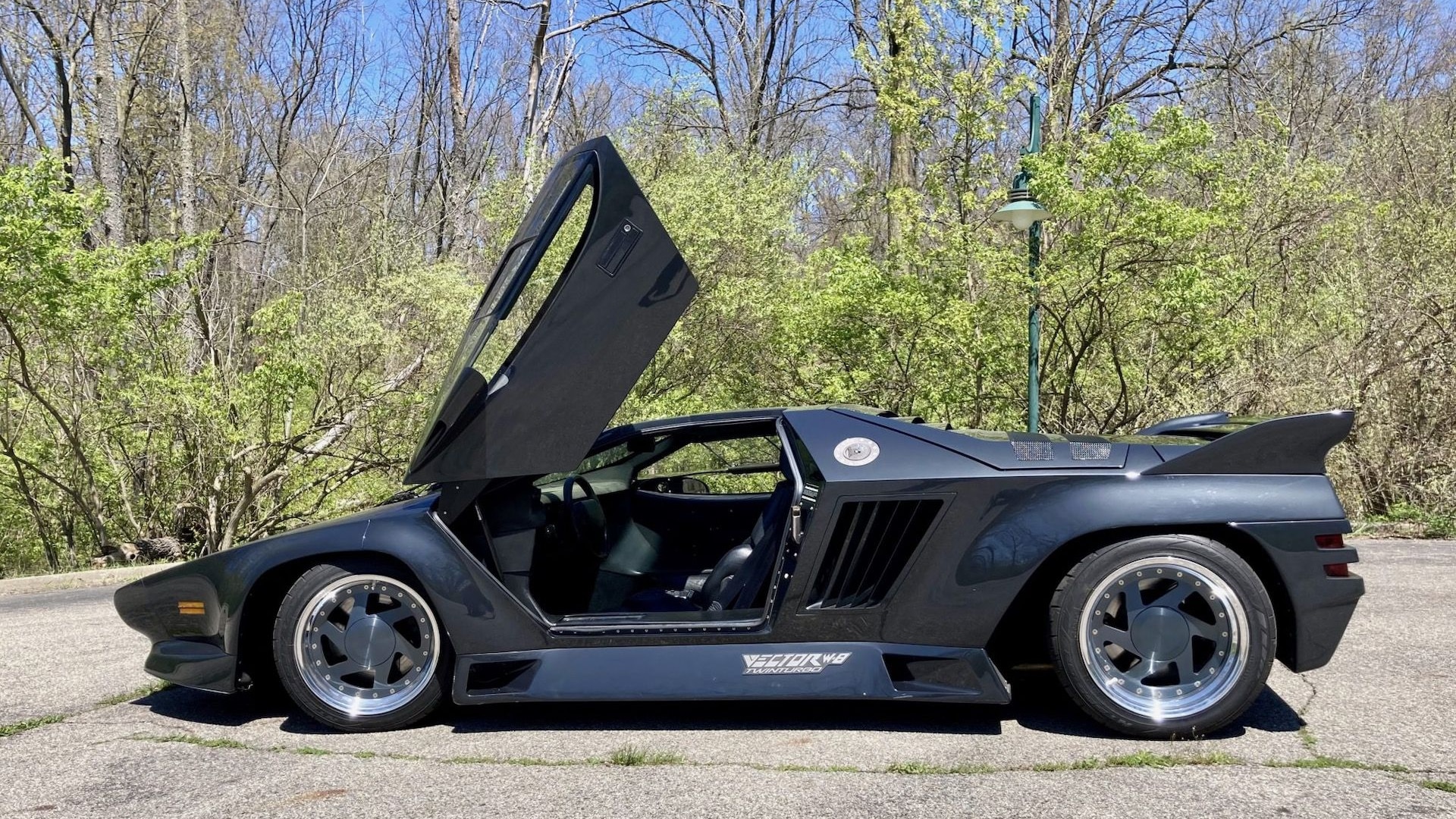 1990 Vector W8 Twin Turbo chassis #001