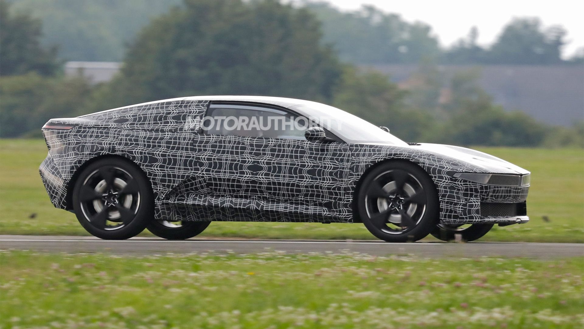 BMW Neue Klasse electric sports car spy shots - Photo via Baldauf