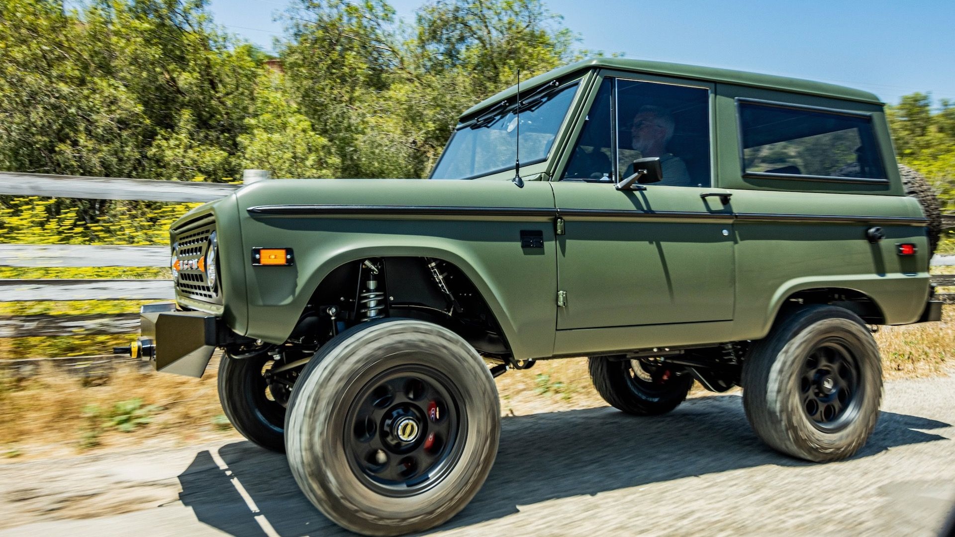 Icon New School Edition 1975 Ford Bronco